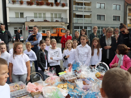 FOTO: Dani kruha u OŠ Marka Marulića Prozor