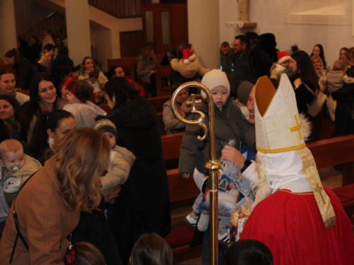 FOTO: Sv. Nikola posjetio župu Prozor