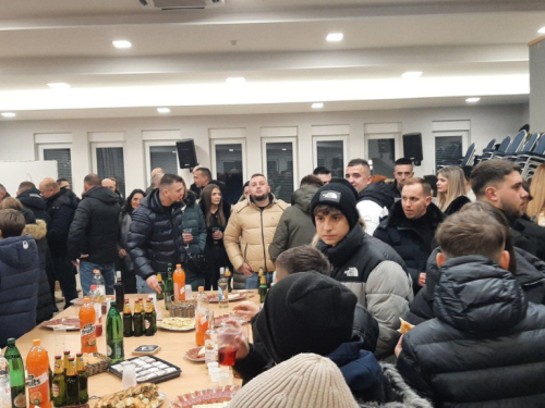 FOTO: Polnoćka u Rumbocima