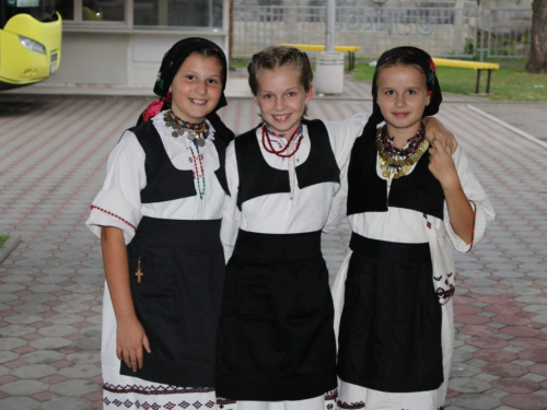 FOTO: U Prozoru održana večer folklora