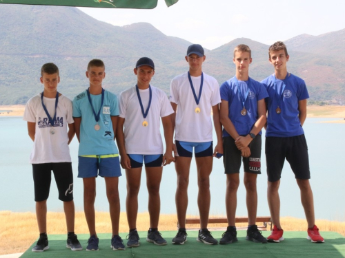 FOTO/VIDEO: Na Ramskom jezeru održana 9. veslačka regata