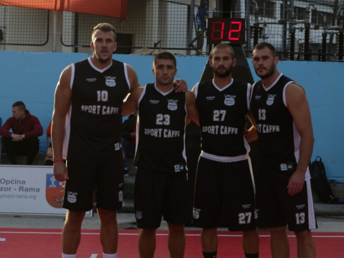 FOTO: Druga večer Streetball turnira u Prozoru