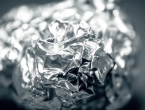 Zašto biste trebali staviti aluminijsku foliju u zamrzivač? Mnoge domaćice to rade!