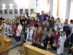 FOTO: Sv. Nikola obradovao najmlađe u župi Uzdol