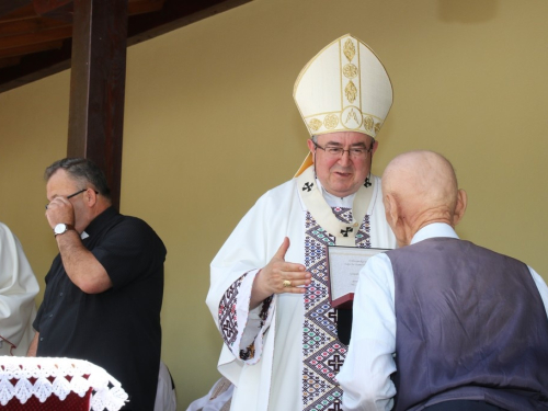 FOTO: Na Uzdolu svečano proslavljen sv. Ivo i 160. obljetnica župe