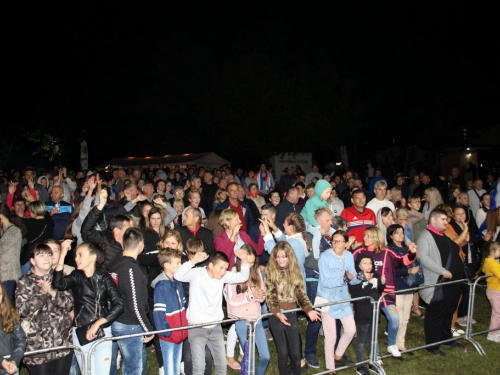 FOTO: U etno selu Remić održan veliki koncert Mate Bulića i prijatelja