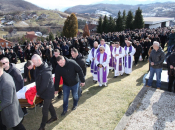 FOTO: Pokopan Marinko Zelenika, stotine ljudi na ispraćaju