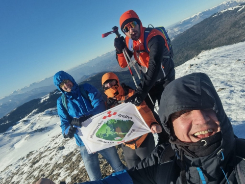 FOTO: Zimski uspon na planinu Radušu