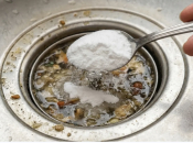 Začepljenje nestaje uz šuštanje: ulijte dvije žlice ovog domaćeg lijeka u sudoper