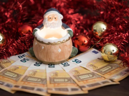 Kolike božićnice imaju Hrvati? Nekima idu i do 6.100 €, a ima i šefova koji traže novac natrag