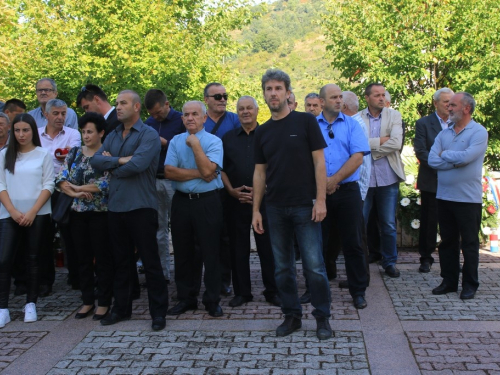 FOTO/VIDEO: Na Uzdolu obilježena 22. obljetnica stravičnog pokolja nad Hrvatima