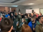 Prosvjednici u Beogradu ušli u zgradu RTS-a i žele u eter