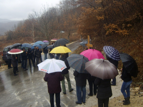 FOTO: Put križa na uzdolsku kalvariju - brdo Gradac