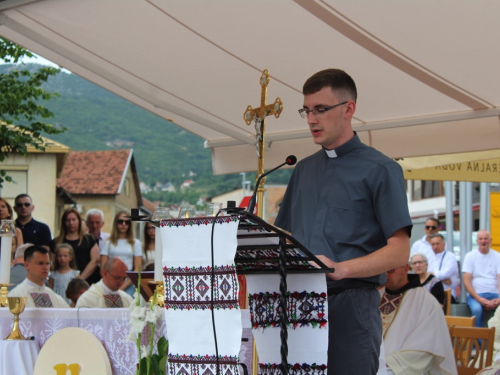FOTO: Mlada misa vlč. Marina Petrovića u župi Prozor