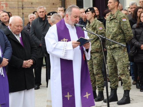 FOTO: Na Mirogoju sahranjen pukovnik Ante Pavlović