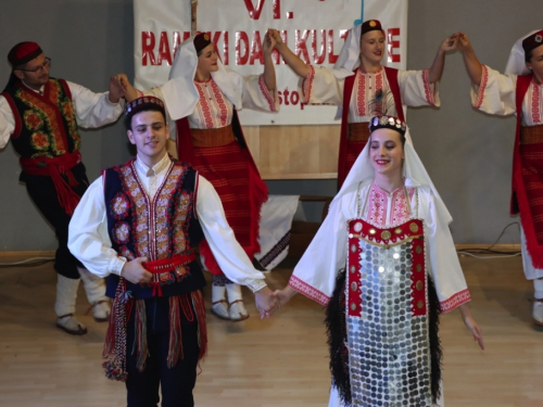 FOTO/VIDEO: Večer folklora u Prozoru