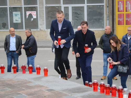 FOTO: Povodom Svih svetih u Prozoru zapaljene svijeće za poginule i preminule branitelje