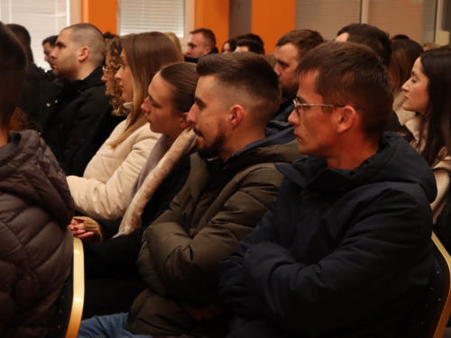 FOTO: Tečaj priprave za brak u župi Gračac