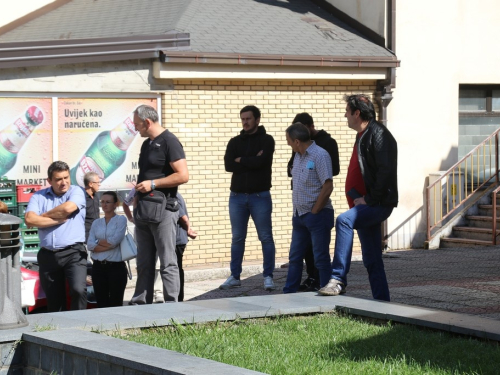 FOTO: Polaganjem vijenaca i svečanom sjednicom započelo obilježavanje Dana općine