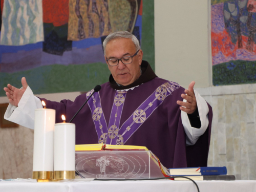 FOTO: Put križa kroz fratarski gaj na Šćitu