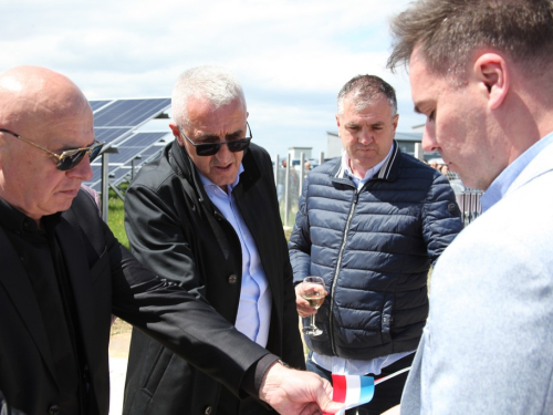 ​FOTO: Na Kupresu otvorena fotonaponska elektrana BAN