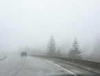 Magla i poledica otežavaju promet