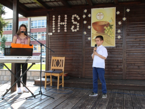 FOTO: U Prozoru održan XI festival duhovne glazbe 'Djeca pjevaju Isusu'