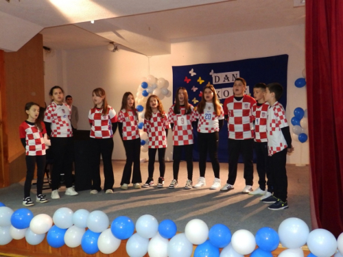 FOTO: Svečano obilježen dan OŠ fra Jeronima Vladića Ripci