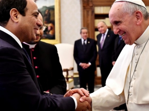 Papa u Egiptu osudio zločine počinjene u ime Boga