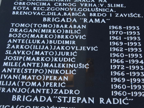 FOTO| Gmićani podigli križ na Makljenu