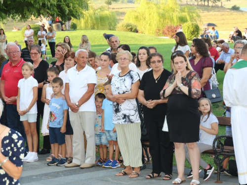 FOTO: Promocija knjige dr. sc. Šimuna Novakovića i druga večer trodnevnice na Šćitu