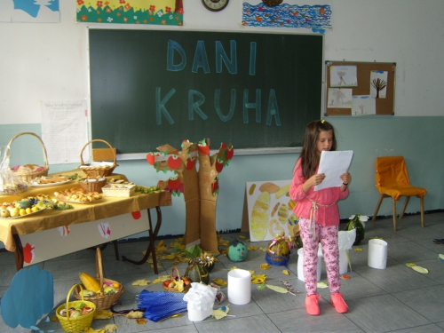 FOTO: Dani kruha i zahvalnosti za plodove zemlje u PŠ Lug