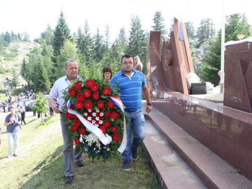 FOTO: Obilježena 22. obljetnica stradanja 39 Hrvata na Stipića livadi