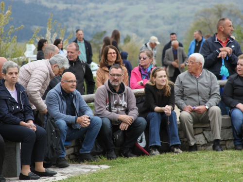 FOTO: Druženje Rumbočana i sv. misa na Zahumu