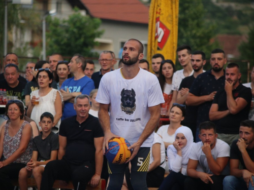 FOTO: Ekipa ''Makarska 3x3'' pobjednik 19. Streetball Rama 2021.