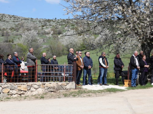 FOTO: Druženje Rumbočana i sv. misa na Zahumu