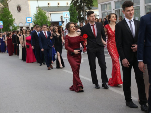 FOTO/VIDEO: Matura 2017. - Defile mladosti na ulicama Prozora