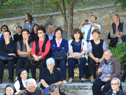 FOTO/VIDEO: Na Uzdolu obilježena 22. obljetnica stravičnog pokolja nad Hrvatima