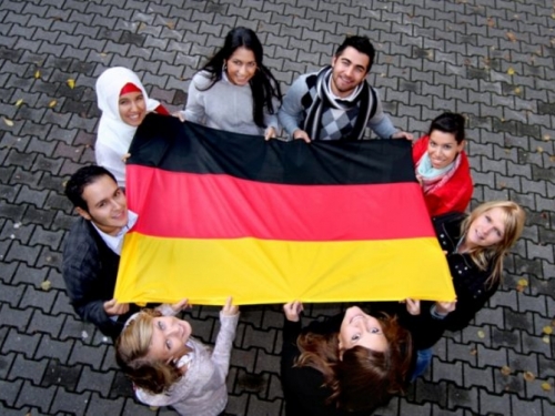 Seehofer: Muslimani su dio Njemačke, islam nije