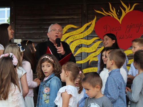 FOTO: U Prozoru održan dječji festival 'Djeca pjevaju Isusu'