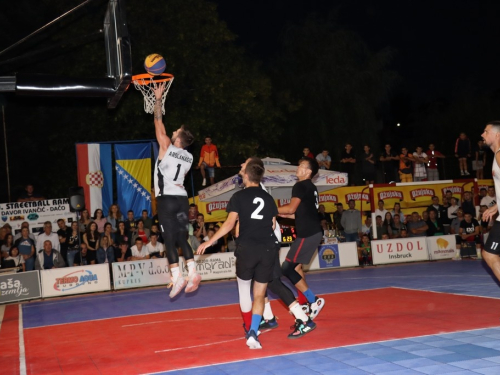 FOTO: Ekipa ''Ba.Riba'' pobjednik 20. Streetball Rama 2022.