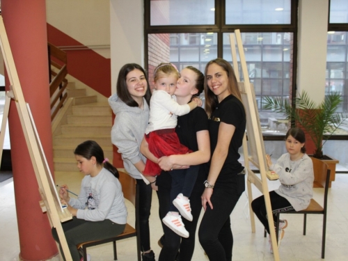 Ramske mažoretkinje Kikići zabavile se na ''Game day with kids''