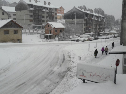 FOTO/VIDEO: Prvi ovogodišnji snijeg zabijelio Ramu