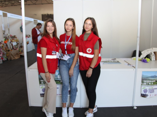 FOTO: Otvoren 16. sajam ''Dani šljive Prozor - Rama 2023.''