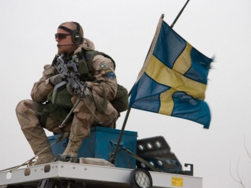 Švedska ponovo uvodi obvezno služenje vojnog roka