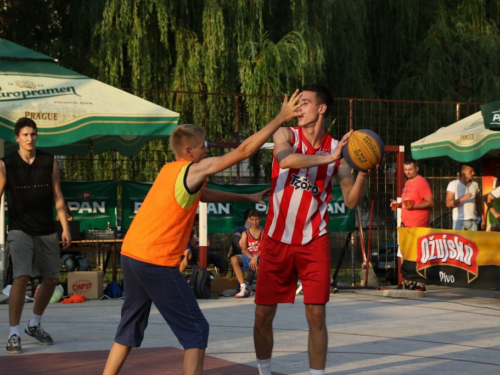 FOTO: Ekipa ''ALF Market'' osvojila Streetball za juniore