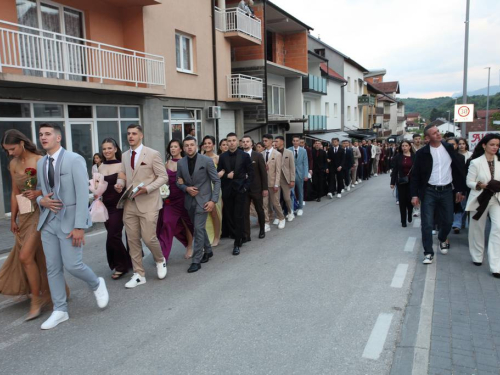 FOTO: Matura 2026. - Defile mladosti na ulicama Prozora
