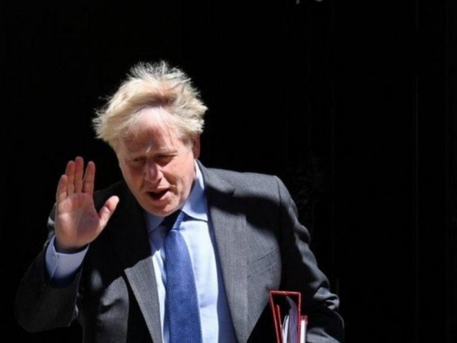 Boris Johnson podnosi ostavku