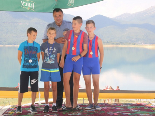 FOTO: Na Ramskom jezeru održana veslačka regata