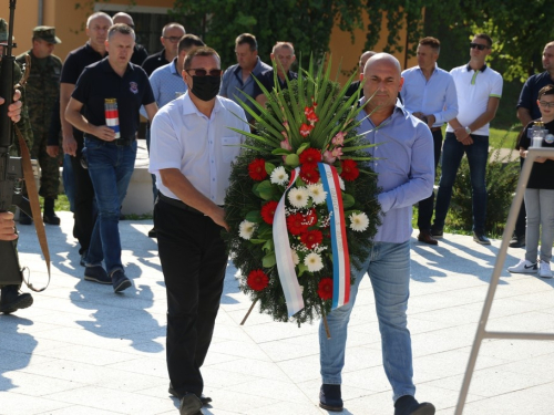 FOTO: Obilježena 27. obljetnica stradanja Hrvata na Uzdolu